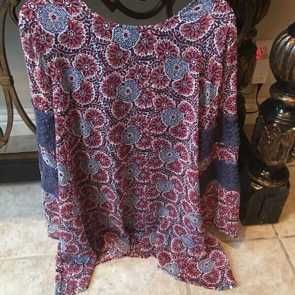 MINI DRESS in Winter Red and Navy Lace - Picture 2 of 8